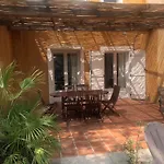 Будинок відпочинку Domaine Des Oliviers - Les Borrels