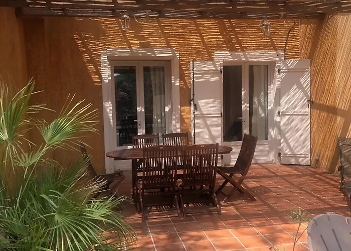 Domaine Des Oliviers - Les Borrels Hébergement de vacances Hyères